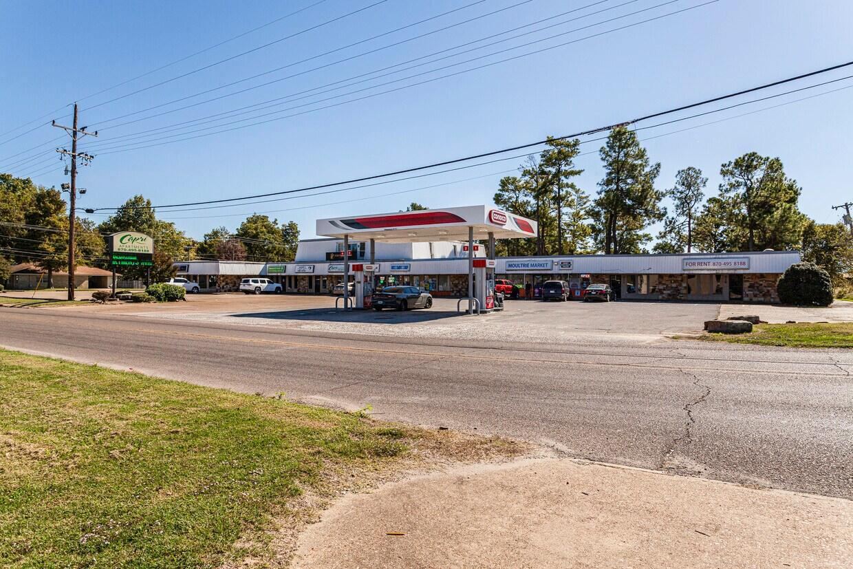 Commercial frontage at Capri, West Moultrie Drive, Blytheville, Arkansas